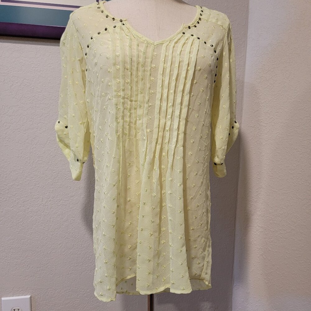 Angie Yellow Top, 3/4 Sleeve, Embellished.  So Cute!  Excellent Condition!